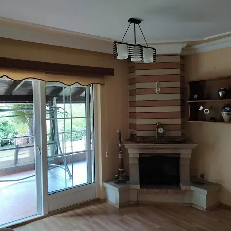 Cozy With Pool And Fireplace In Villa *